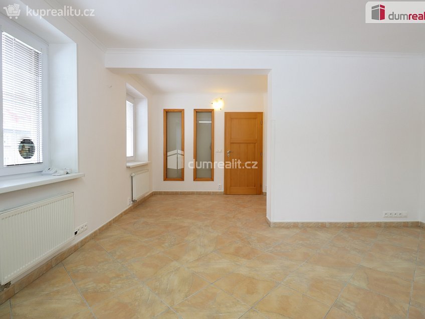 Pronájem  komerční reality 84 m^2 Severní, Karlovy Vary 