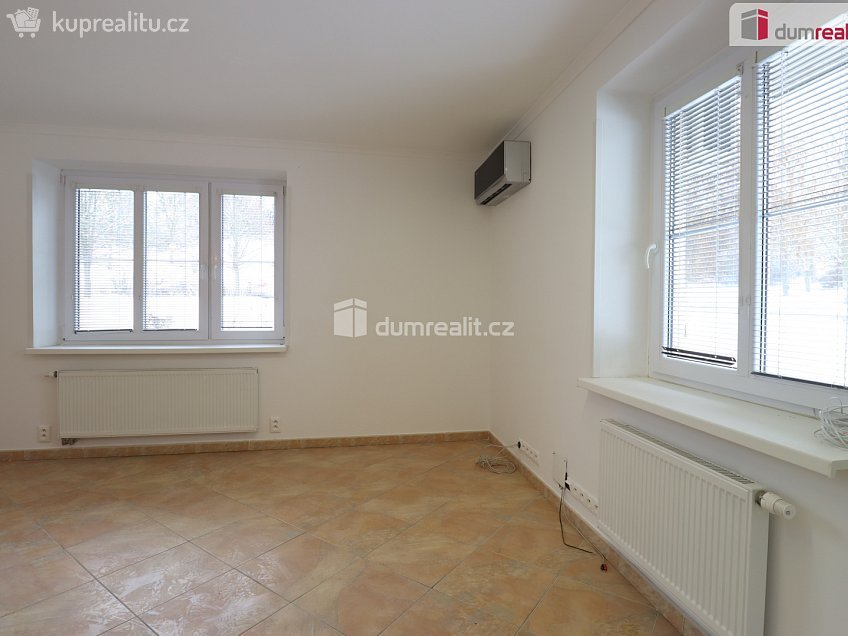 Pronájem  komerční reality 84 m^2 Severní, Karlovy Vary 