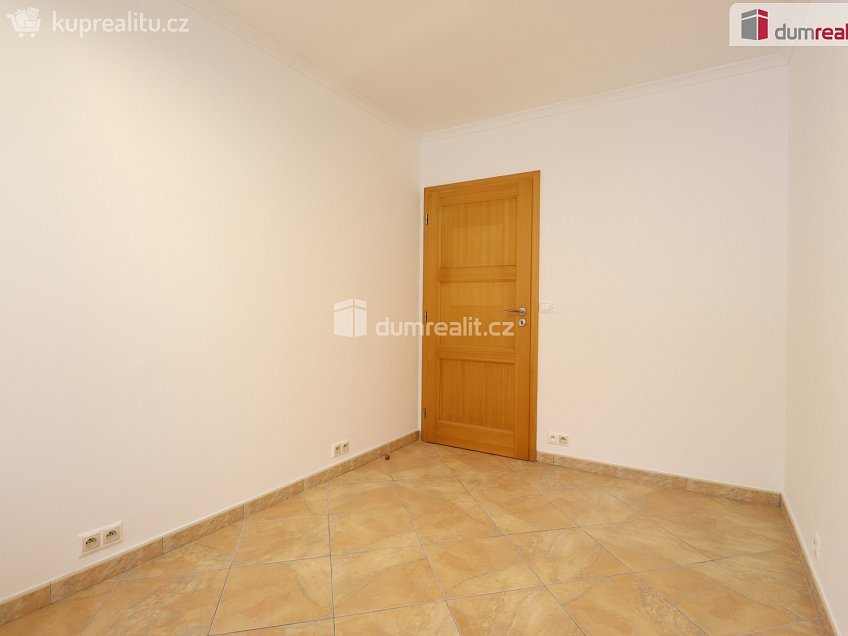 Pronájem  komerční reality 84 m^2 Severní, Karlovy Vary 