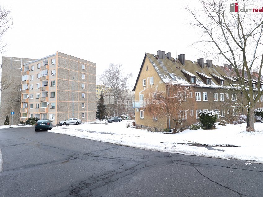 Pronájem  komerční reality 84 m^2 Severní, Karlovy Vary 