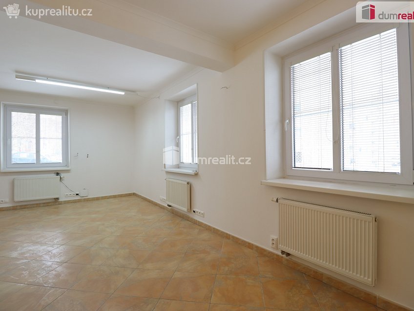 Pronájem  komerční reality 84 m^2 Severní, Karlovy Vary 