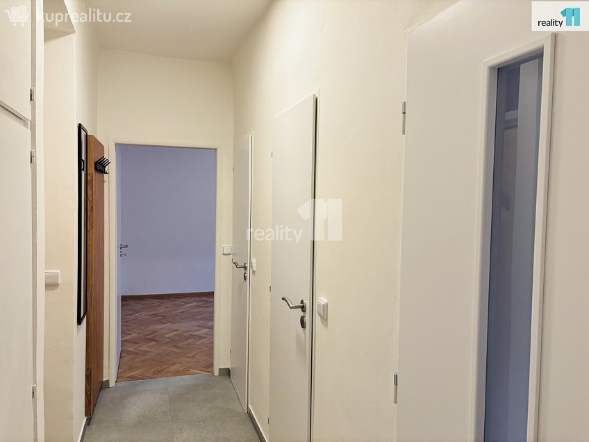 Pronájem bytu 2+1 54 m^2 Michelská, Praha 4 