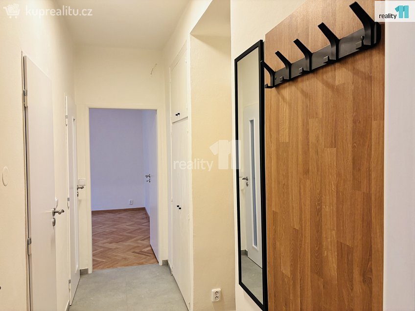 Pronájem bytu 2+1 54 m^2 Michelská, Praha 4 