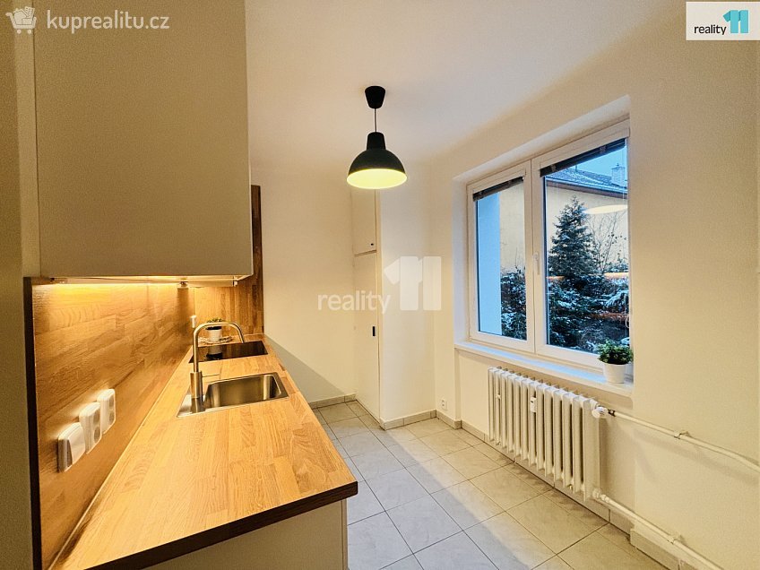 Pronájem bytu 2+1 54 m^2 Michelská, Praha 4 