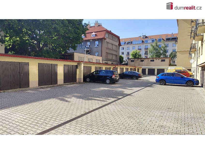Pronájem  garáže 18 m^2 K lánu, Praha 6 