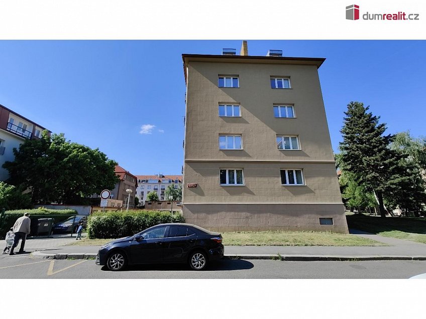 Pronájem  garáže 18 m^2 K lánu, Praha 6 