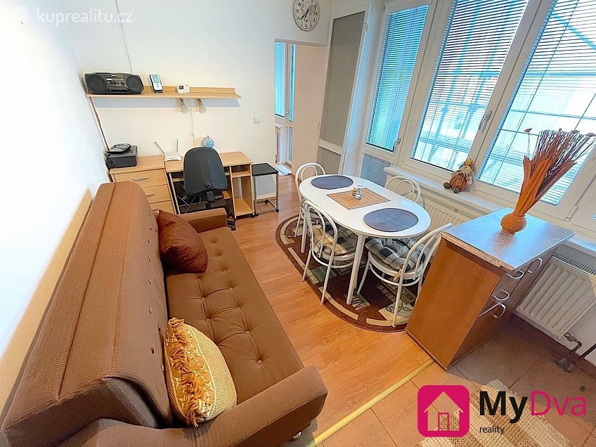 Pronájem bytu 2+kk 48 m^2 Rooseveltova, Znojmo 