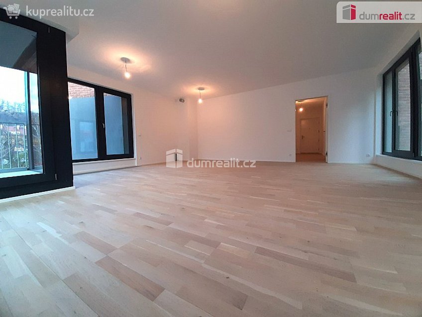 Pronájem bytu 3+kk 104 m^2 Michelská, Praha 4 