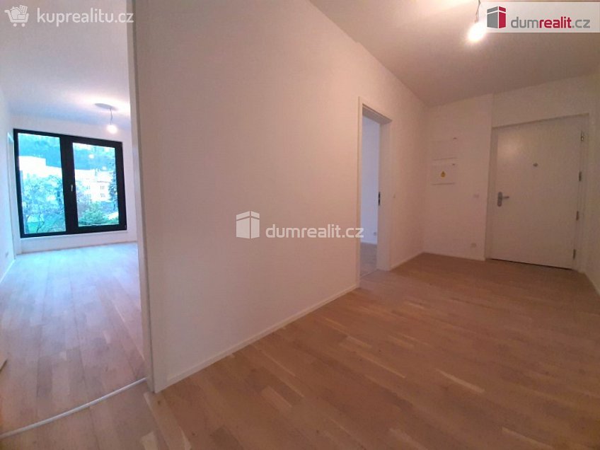 Pronájem bytu 3+kk 104 m^2 Michelská, Praha 4 