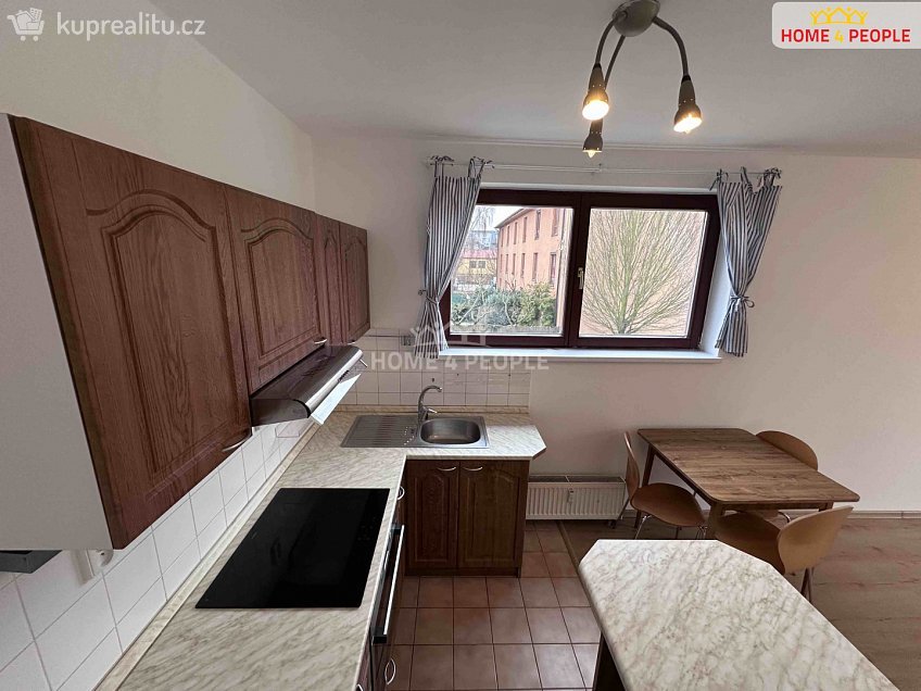 Pronájem bytu 2+kk 43 m^2 Zimní, Hostivice 