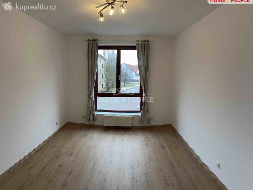 Pronájem bytu 2+kk 43 m^2 Zimní, Hostivice 