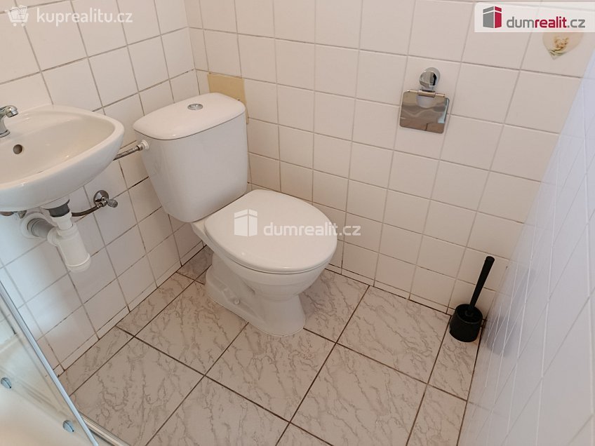 Pronájem bytu 1+kk 23 m^2 Týmlova, Praha 4 