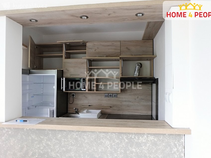 Pronájem bytu 1+kk 30 m^2 Valtická, Brno 