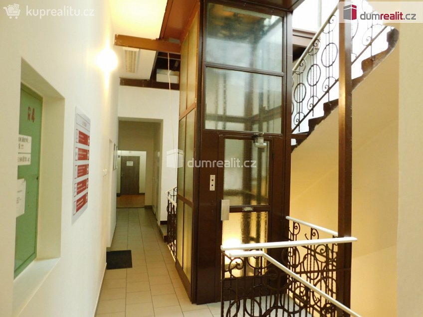 Pronájem  kanceláře 29 m^2 Hrnčířská, Opava 