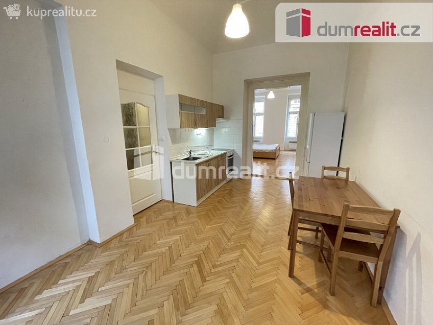 Pronájem bytu 2+kk 50 m^2 Klicperova, Praha 5 