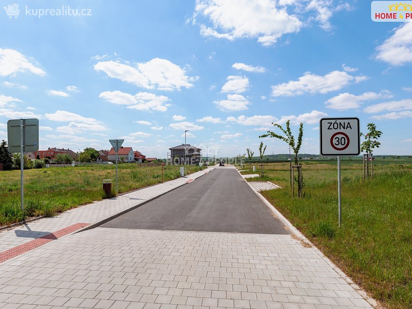 Prodej  stavebního pozemku 587 m^2 Dělnická, Pečky 