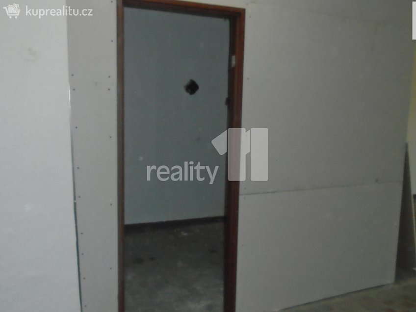 Pronájem  skladu 150 m^2 Výstavní, Ostrava 