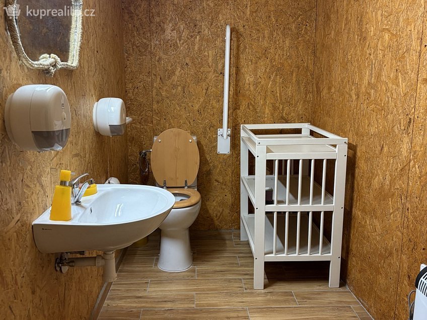 Pronájem  komerční reality 80 m^2 Pražská, Mimoň 