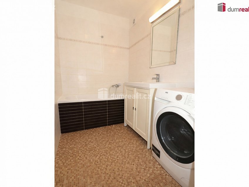 Prodej bytu 3+kk 82 m^2 Pelzova, Praha-Zbraslav 