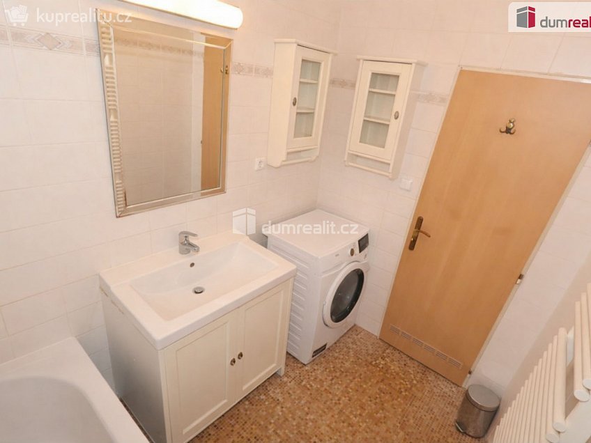 Prodej bytu 3+kk 82 m^2 Pelzova, Praha-Zbraslav 