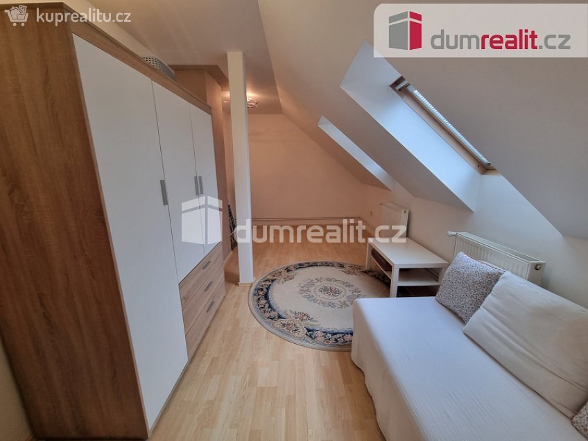 Pronájem bytu 3+1 80 m^2 Lošany, Lošany 