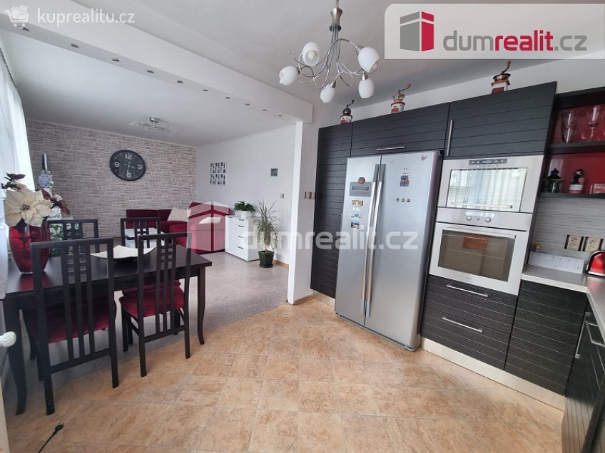 Pronájem bytu 3+1 80 m^2 Lošany, Lošany 