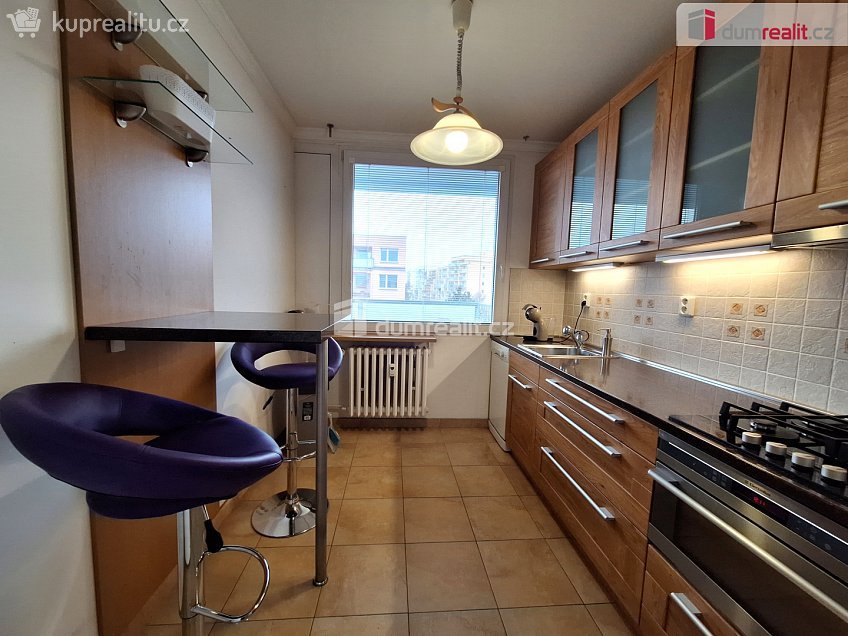 Pronájem bytu 2+1 47 m^2 Anastázova, Praha 6 