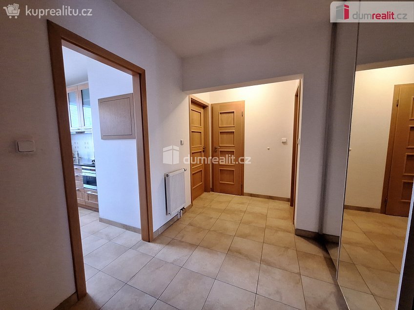 Pronájem bytu 2+1 47 m^2 Anastázova, Praha 6 