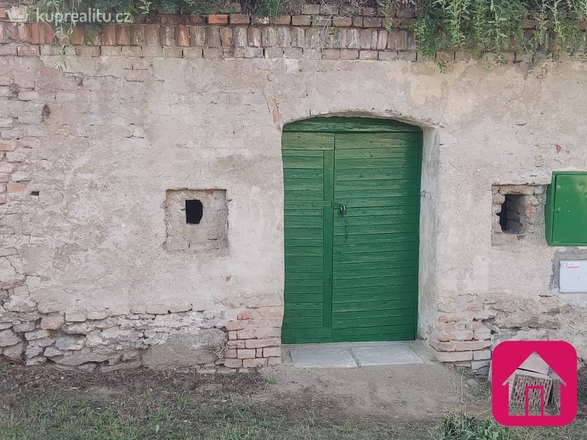 Pronájem  vinného sklepu 36 m^2 Břežany, Břežany 