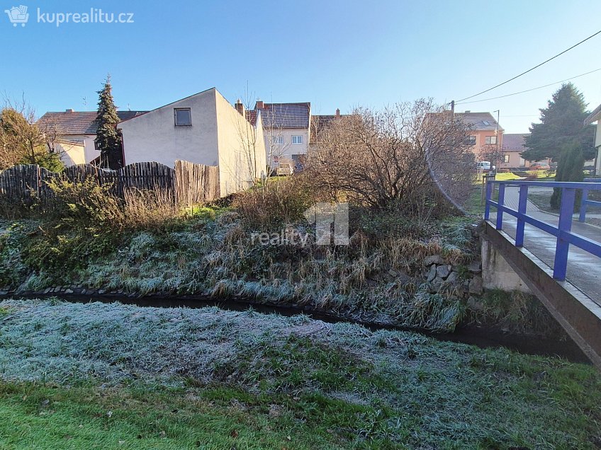 Prodej  stavebního pozemku 379 m^2 Josefovská, Dolní Bojanovice 