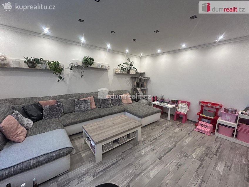 Prodej bytu 3+1 79 m^2 Polní, Katusice 