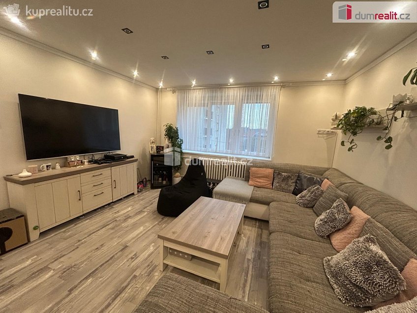 Prodej bytu 3+1 79 m^2 Polní, Katusice 