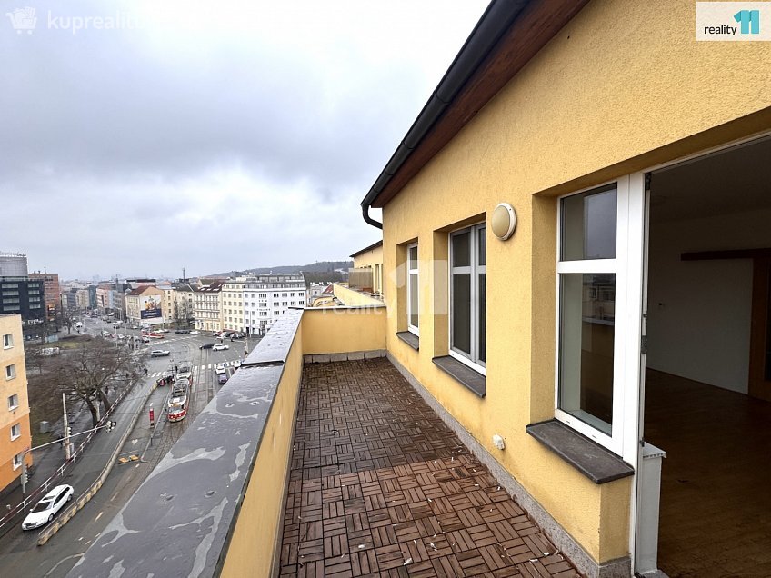 Pronájem bytu 1+kk 100 m^2 Kolbenova, Praha 9 