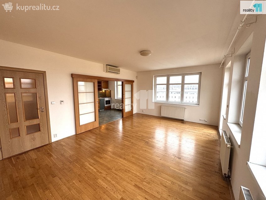 Pronájem bytu 1+kk 100 m^2 Kolbenova, Praha 9 