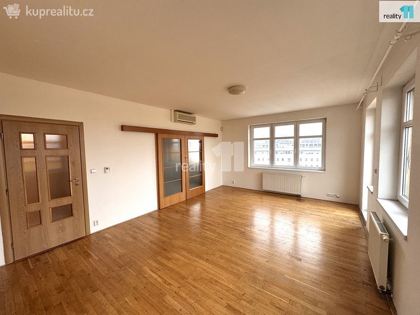Pronájem bytu 1+kk 100 m^2 Kolbenova, Praha 9 