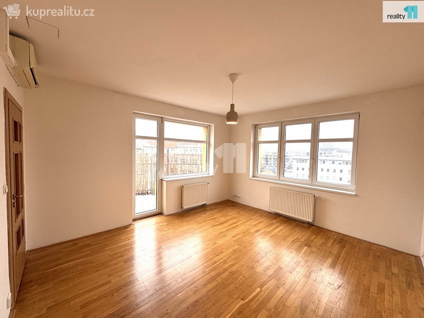 Pronájem bytu 1+kk 100 m^2 Kolbenova, Praha 9 