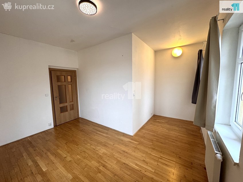 Pronájem bytu 1+kk 100 m^2 Kolbenova, Praha 9 