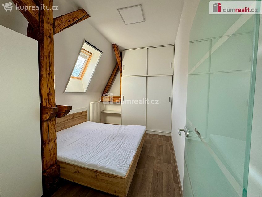 Pronájem bytu 3+kk 80 m^2 Nerudova, Chomutov 