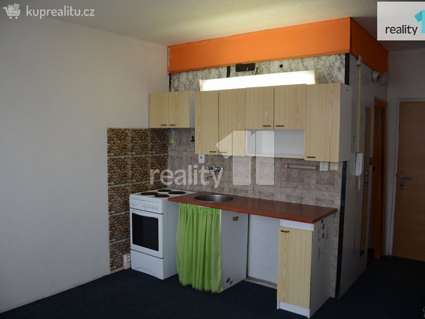 Pronájem bytu 1+kk 19 m^2 Revoluční, Nové Sedlo 