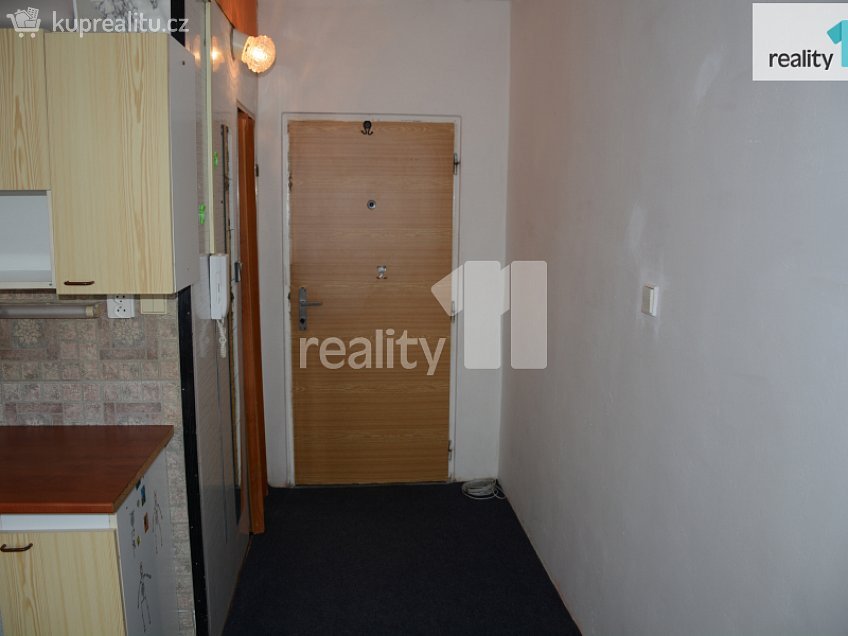 Pronájem bytu 1+kk 19 m^2 Revoluční, Nové Sedlo 