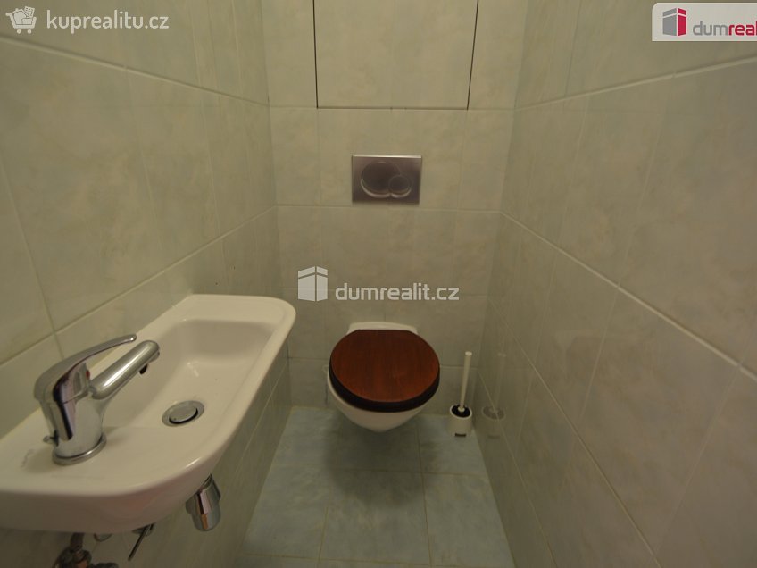 Pronájem bytu 2+kk 44 m^2 Na rovnosti, Praha 3 