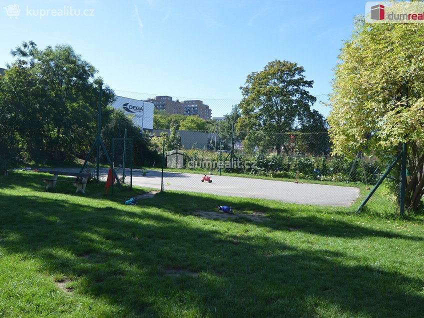 Pronájem bytu 2+kk 44 m^2 Na rovnosti, Praha 3 