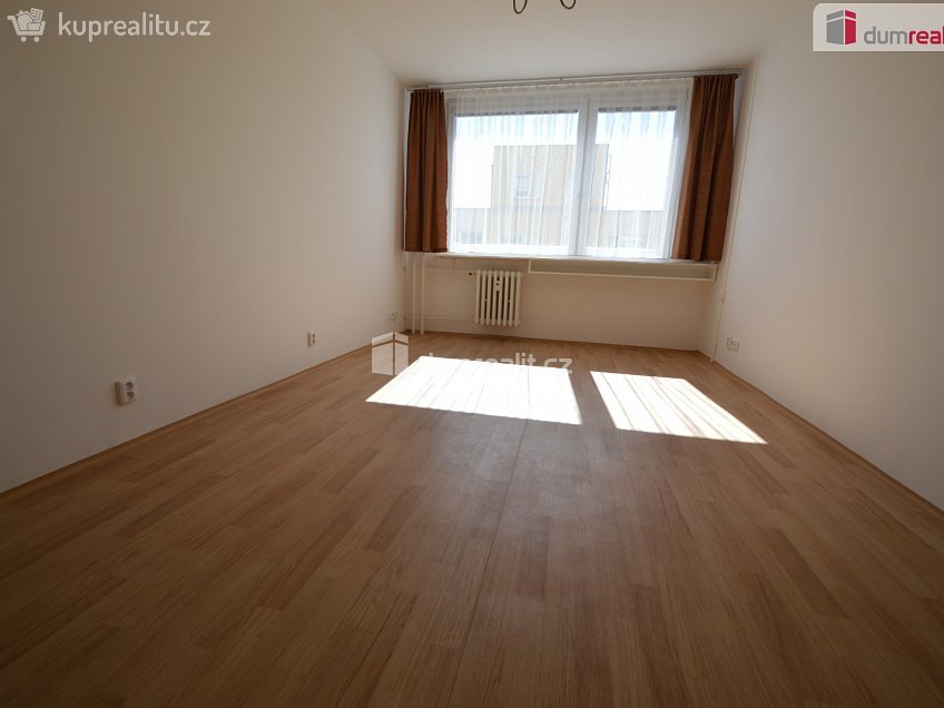 Pronájem bytu 2+kk 44 m^2 Na rovnosti, Praha 3 