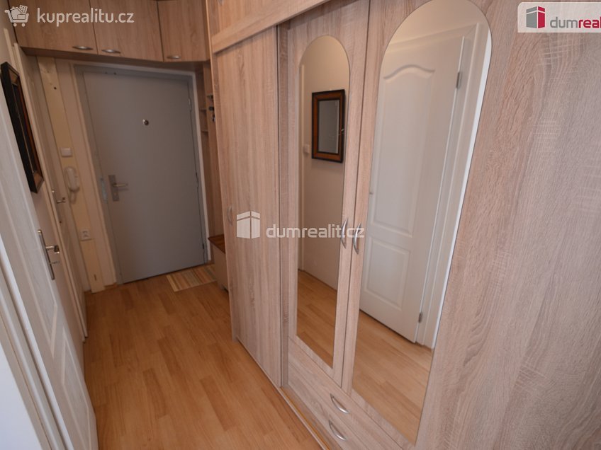 Pronájem bytu 2+kk 44 m^2 Na rovnosti, Praha 3 