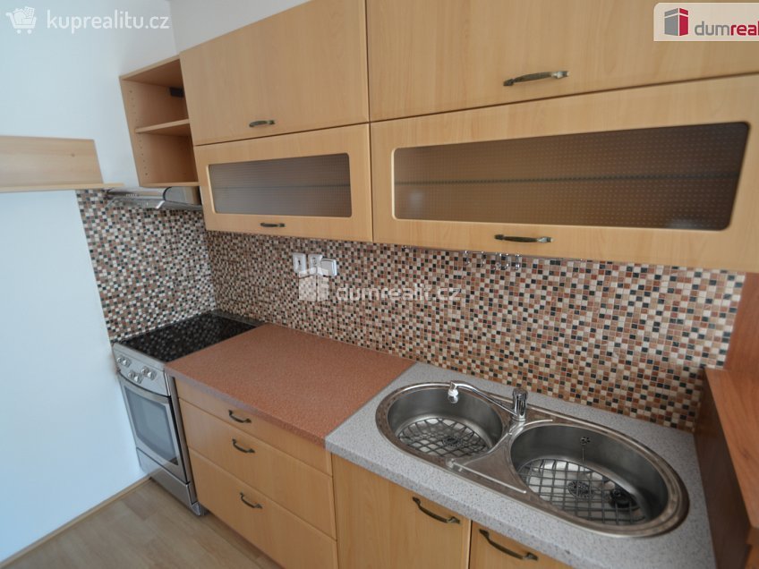 Pronájem bytu 2+kk 44 m^2 Na rovnosti, Praha 3 