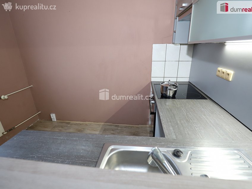 Pronájem bytu 1+1 41 m^2 Křížová, Sokolov 