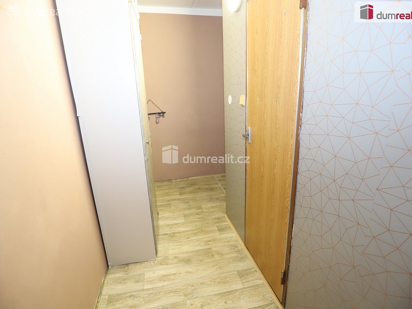 Pronájem bytu 1+1 41 m^2 Křížová, Sokolov 
