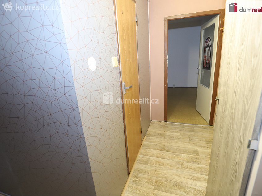 Pronájem bytu 1+1 41 m^2 Křížová, Sokolov 