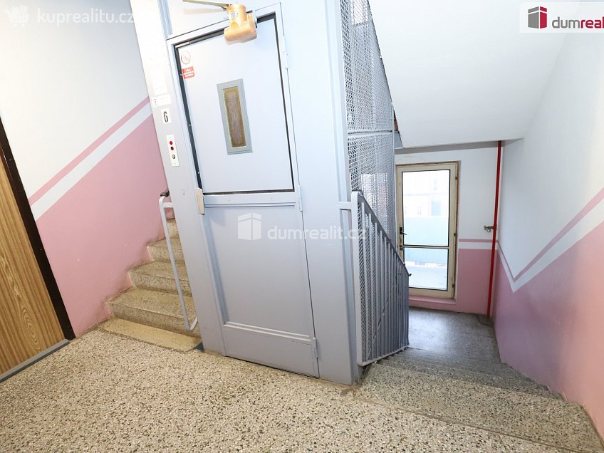 Pronájem bytu 1+1 41 m^2 Křížová, Sokolov 