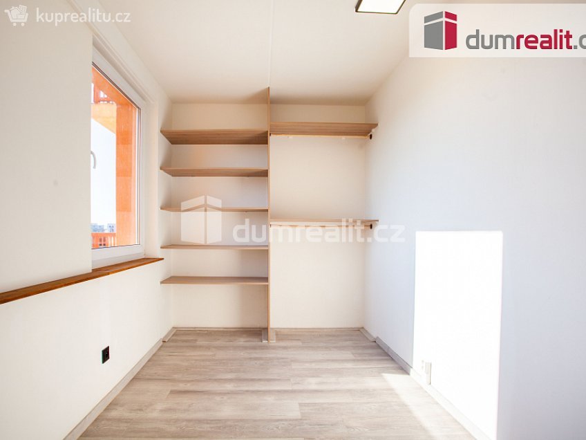 Pronájem bytu 2+1 52 m^2 M. Horákové, České Budějovice 